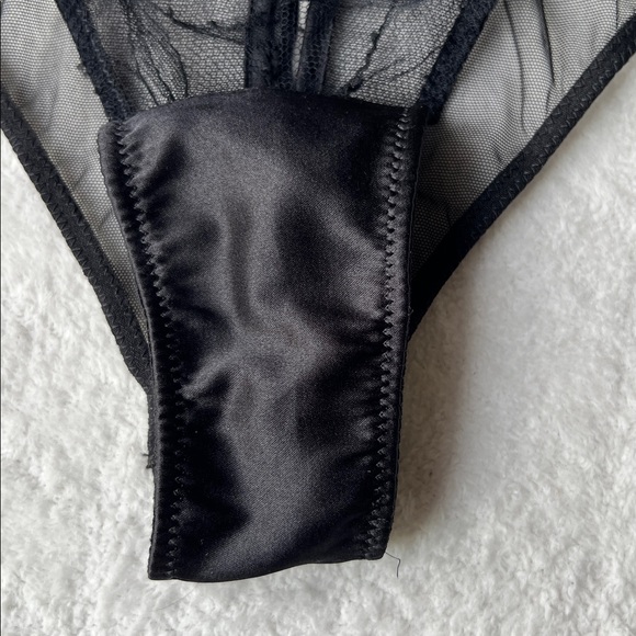 Fleur Du Mal Sophie Lace Ouvert Cheeky Panty - Picture 9 of 16